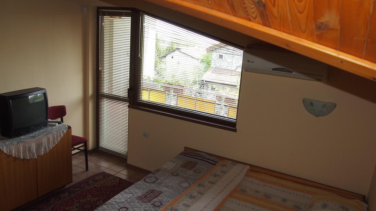 Къща за гости Ретро - 19.век Балчик Екстериор снимка
